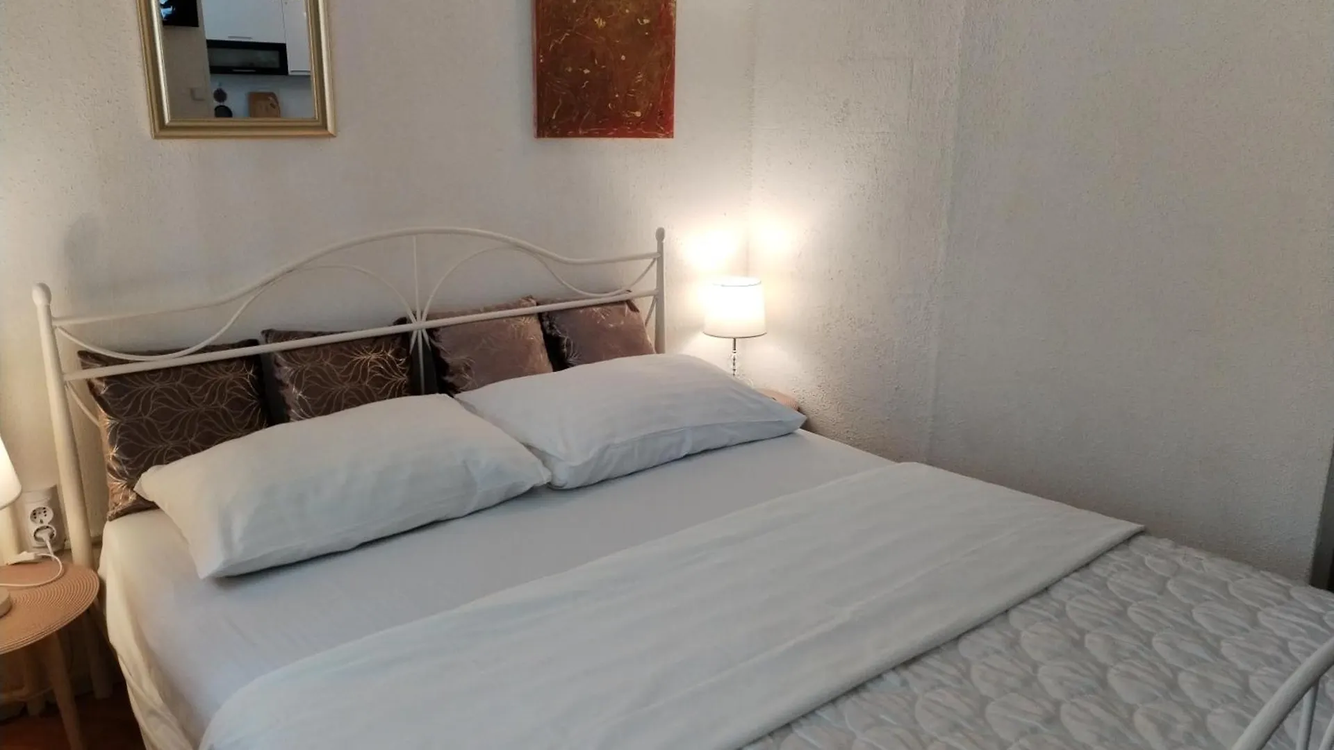 Apartment Suzana 2Br Split With Balcony 0*,  Croatia