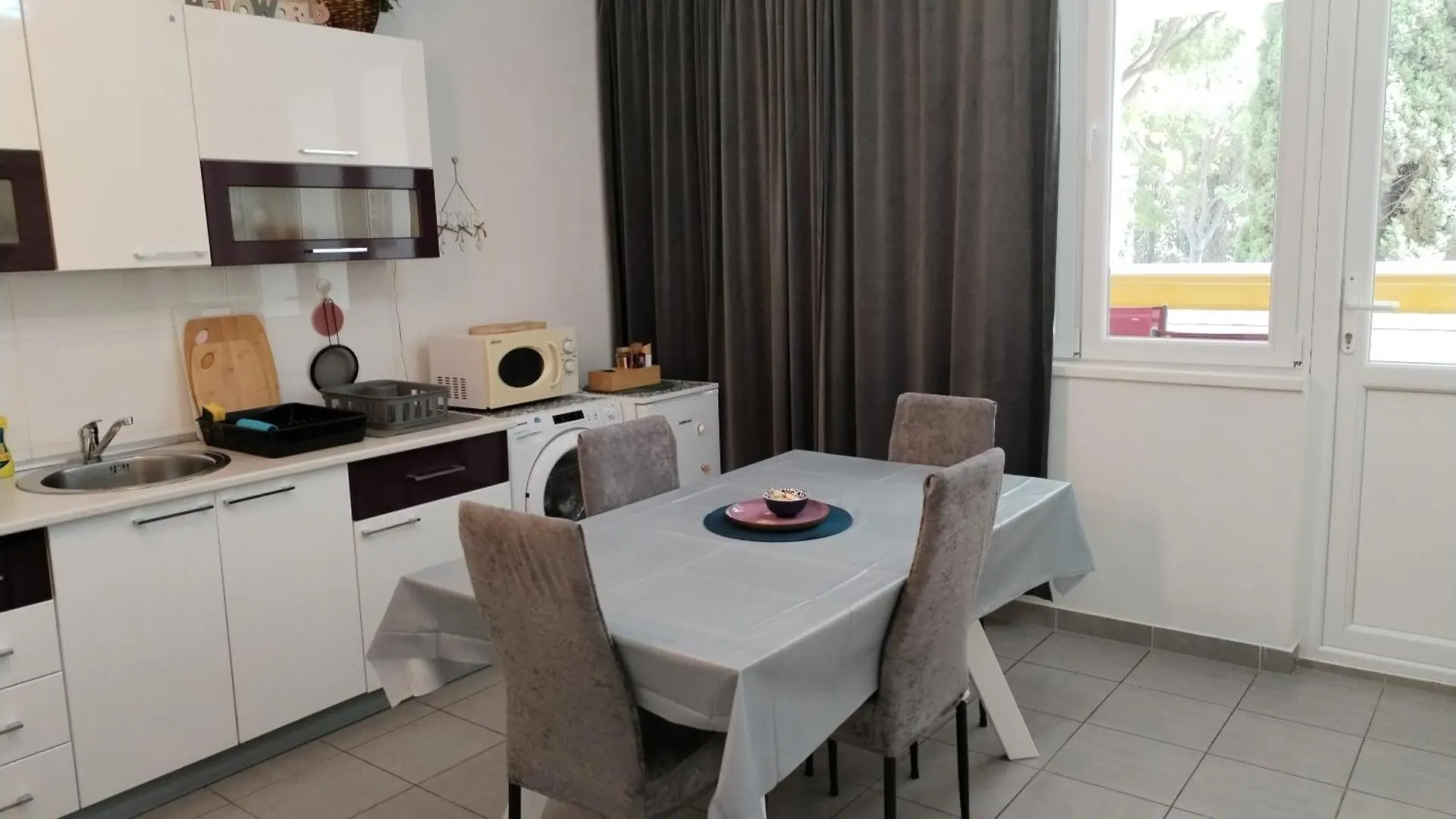 Apartment Suzana 2Br Split With Balcony