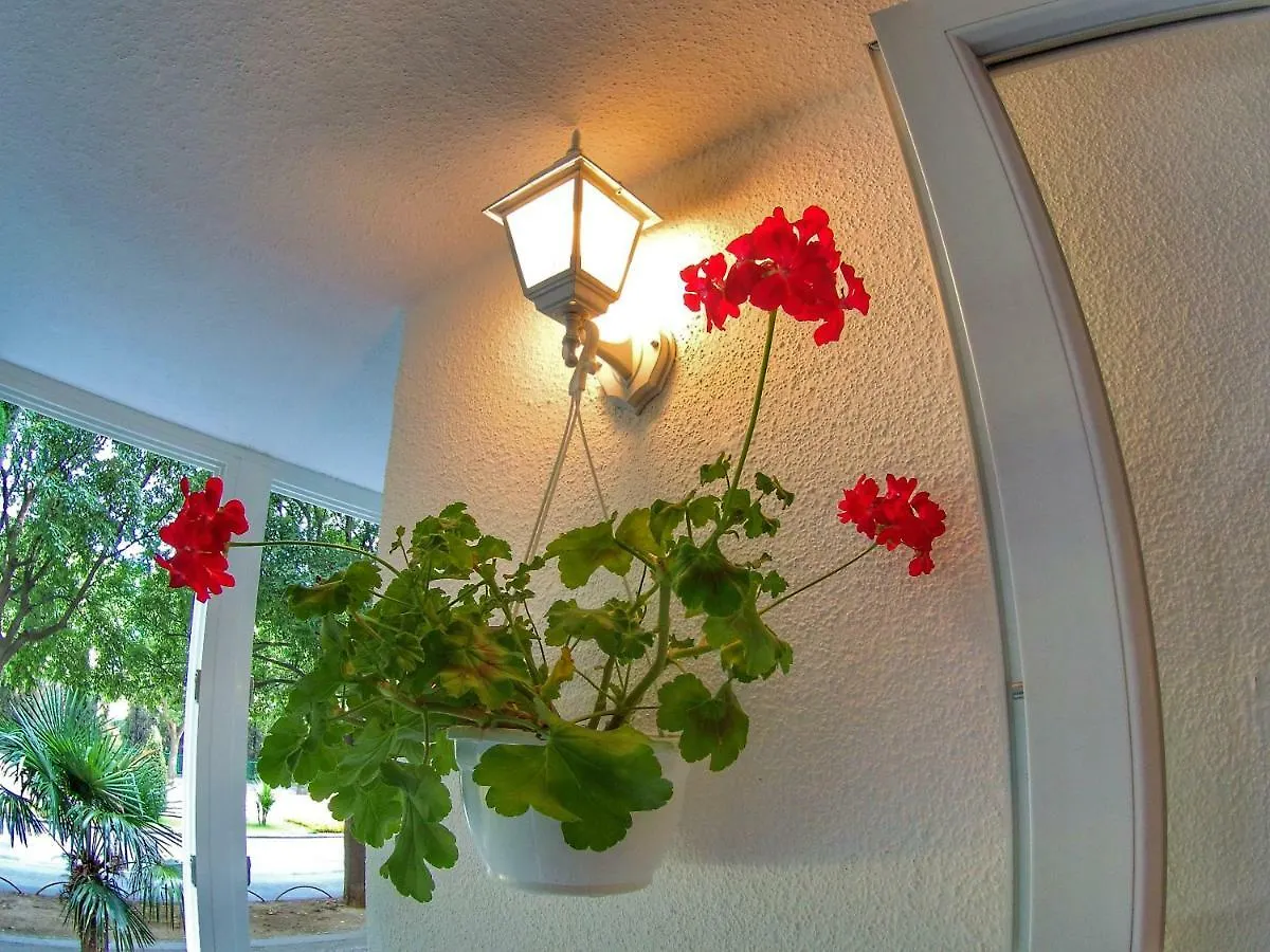 Apartment Suzana 2Br Split With Balcony